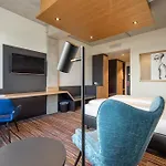 N+s Neumarkt 德尔奥博的新市场